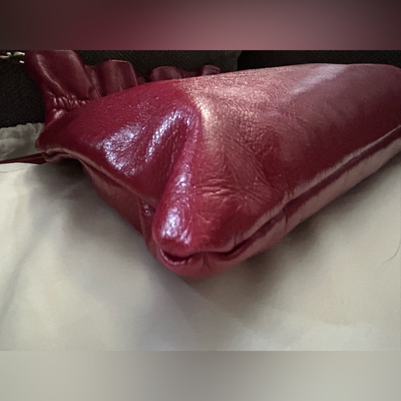 SOLD**** Authentic Hobobags "Prose" crossbody/shoulder bag. Offers are welcome! - Picture 7 of 12